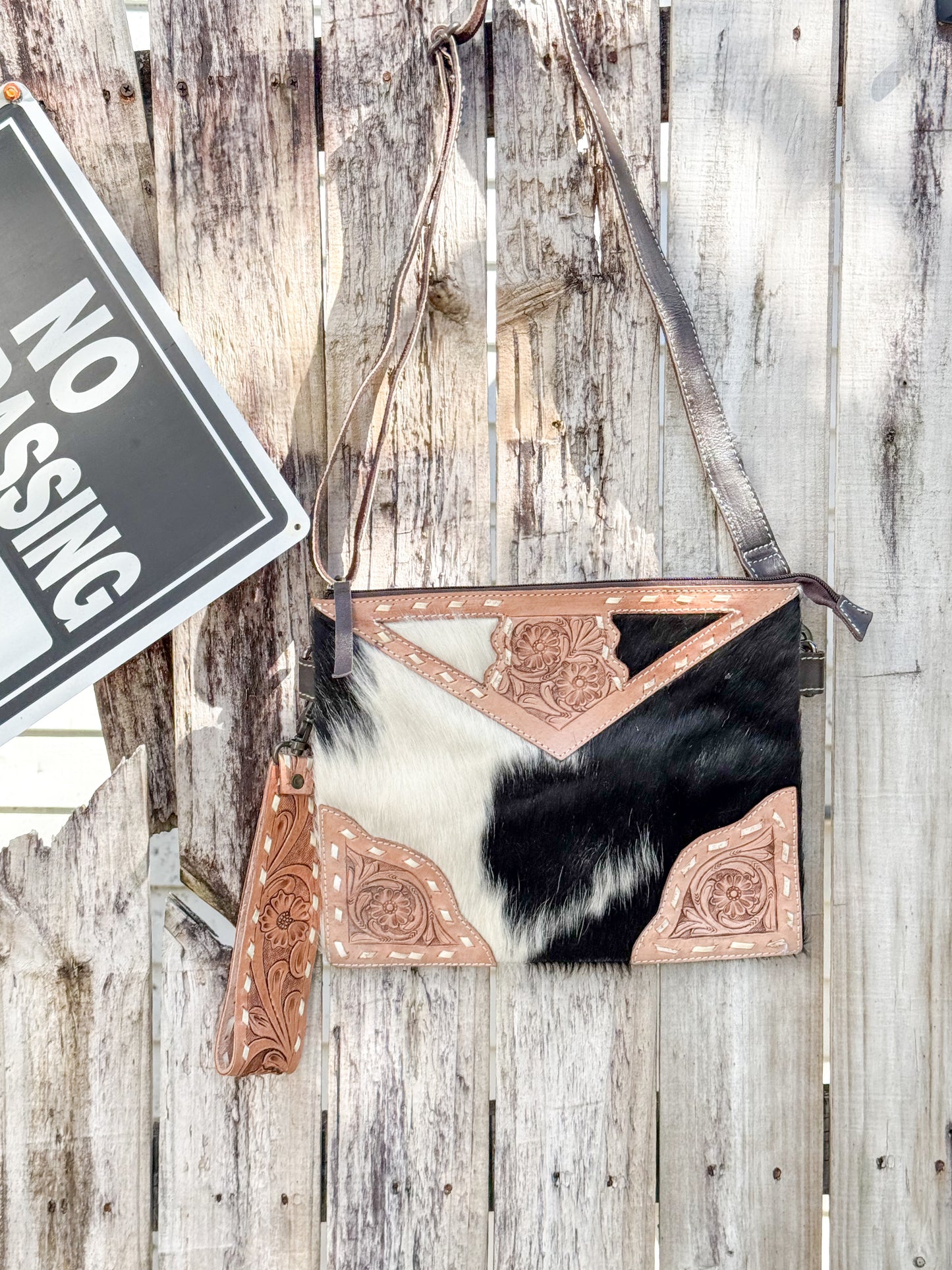 Lariat Luxe : Black and White Cowhide with Tooled Leather Design Handstrap and Removable Crossbody Strap