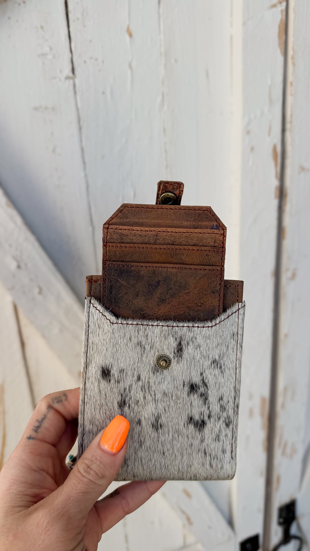 Frontier Hide Cowhide Bifold Wallet – Handmade Western Leather Wallet for Men & Women