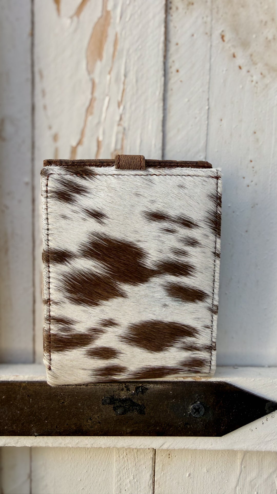 Frontier Hide Cowhide Bifold Wallet – Handmade Western Leather Wallet for Men & Women
