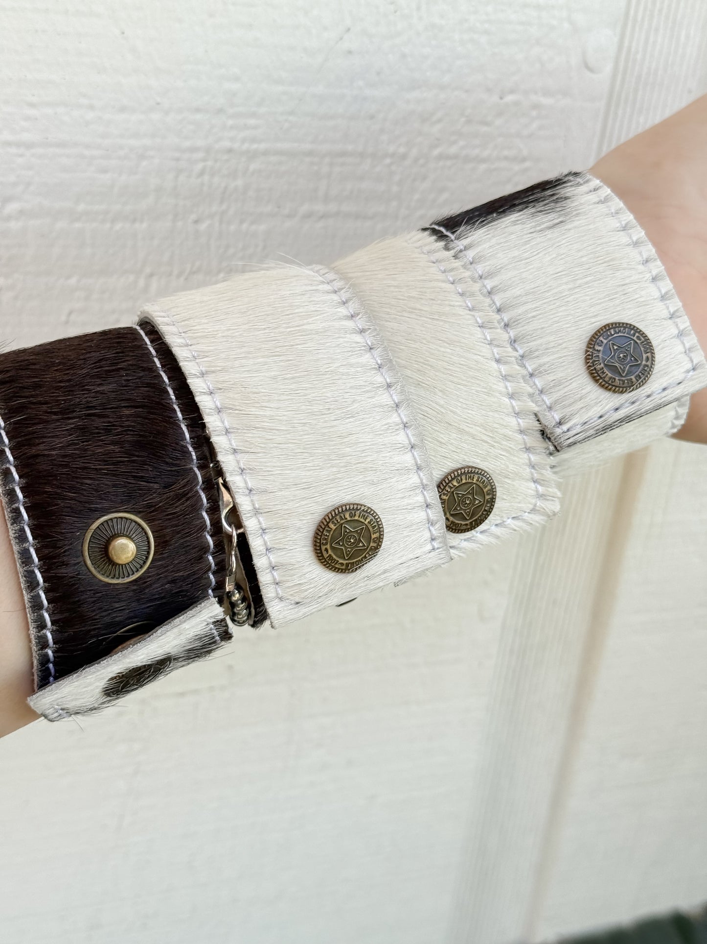 Handmade Cowhide Cuff with Vintage 1934–1937 Buffalo Nickel Concho – Adjustable