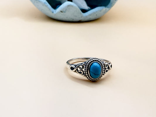 VINTAGE Turquoise Oval & Sterling Silver Heart Scroll Ring - Size 8