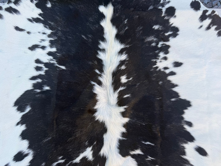 The Blackwater Hide – Black & White Genuine Cowhide Rug – Medium 54” x 50.5”