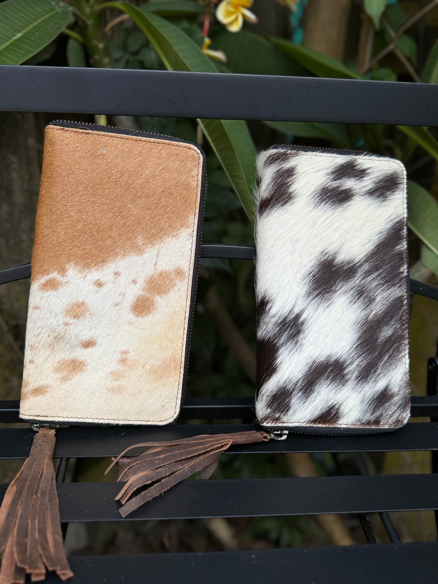 The Classic : Cowhide and Distressed Brown Leather Wallet