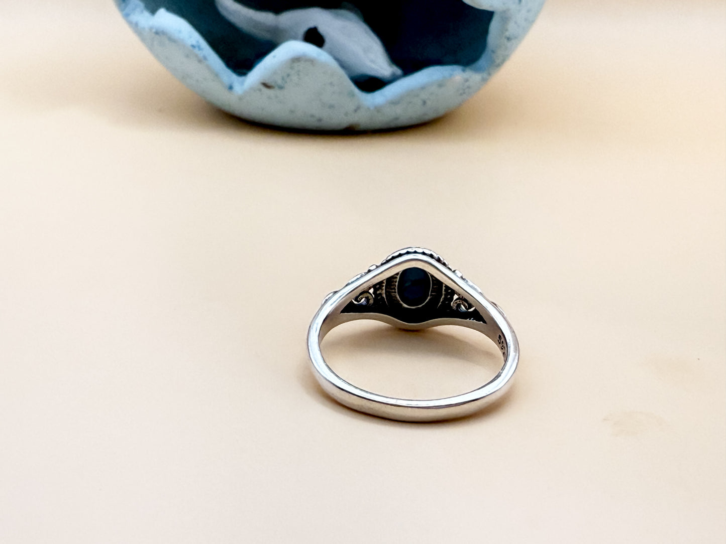VINTAGE Turquoise Oval & Sterling Silver Heart Scroll Ring - Size 8