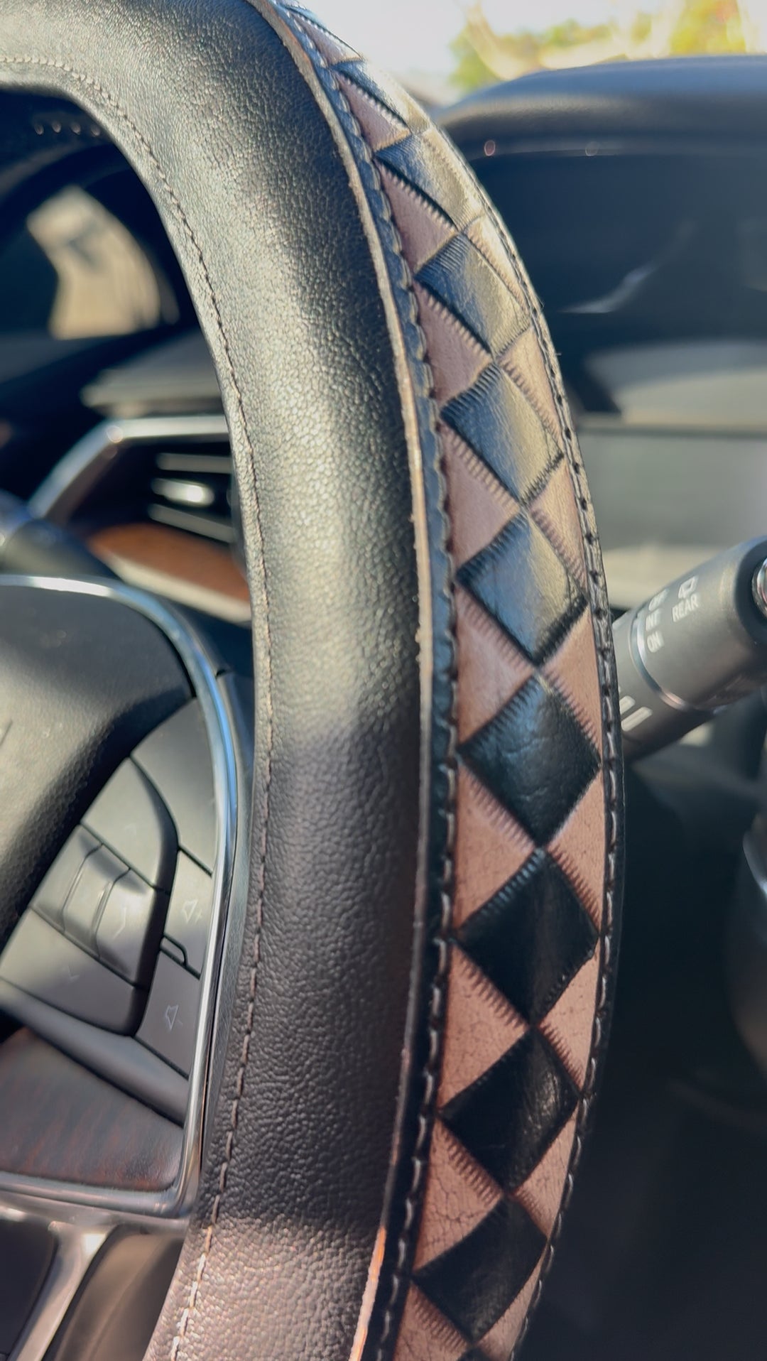 Western Tooled Leather Truck Steering Wheel Cover – 16″ Full-Grain (Tan or Black, Diamond Check)
