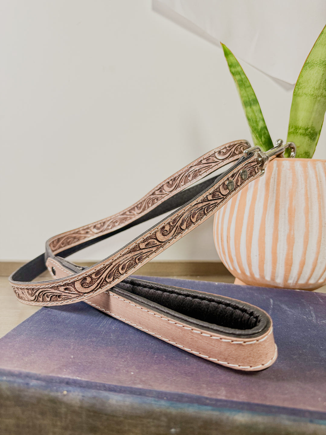 Full Grain Tooled Lesther Dog Leash with Padded Hand Strap