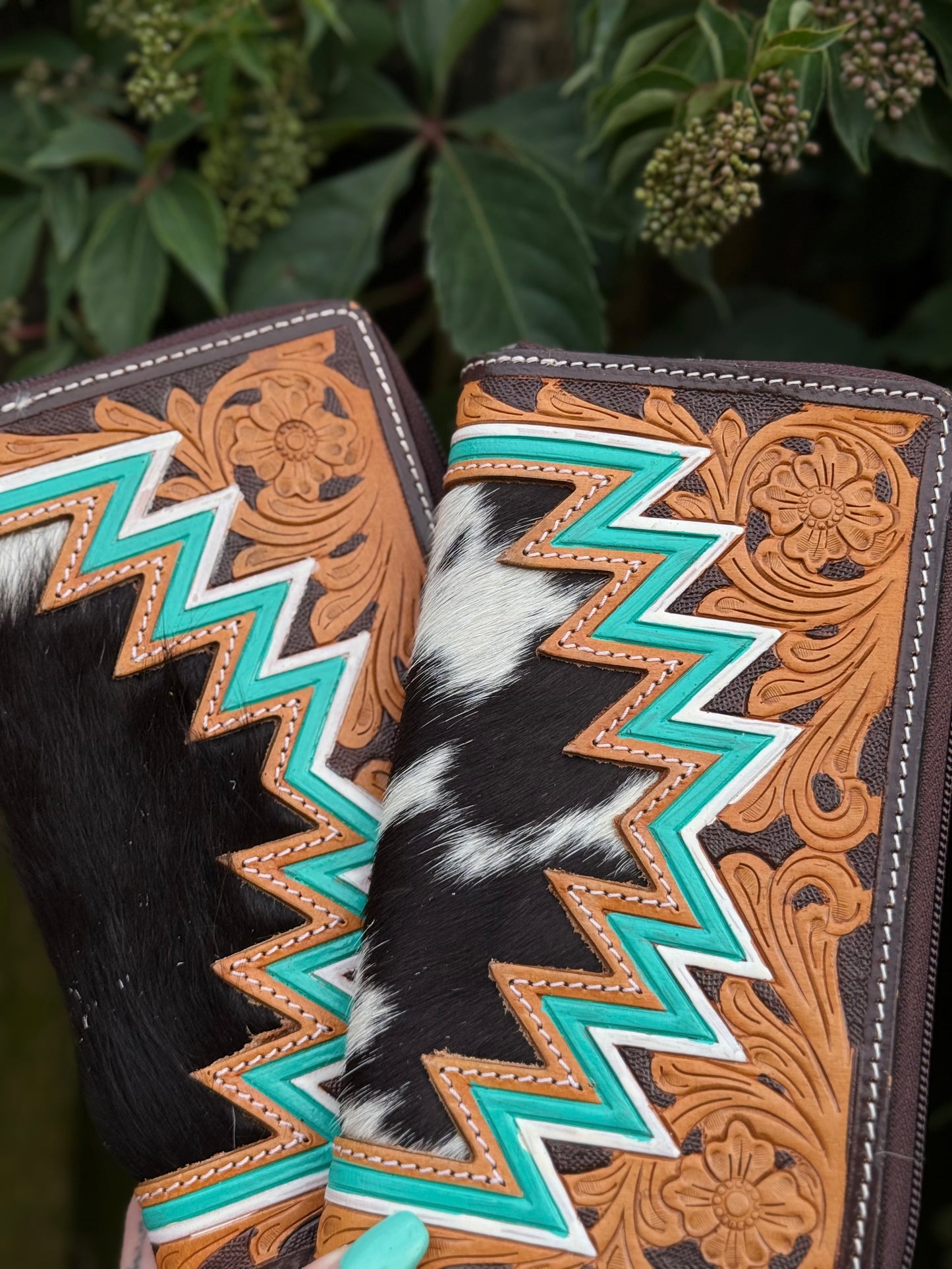 Retro Range Wallet : Tooled Leather and Cowhide Zipper Wallet
