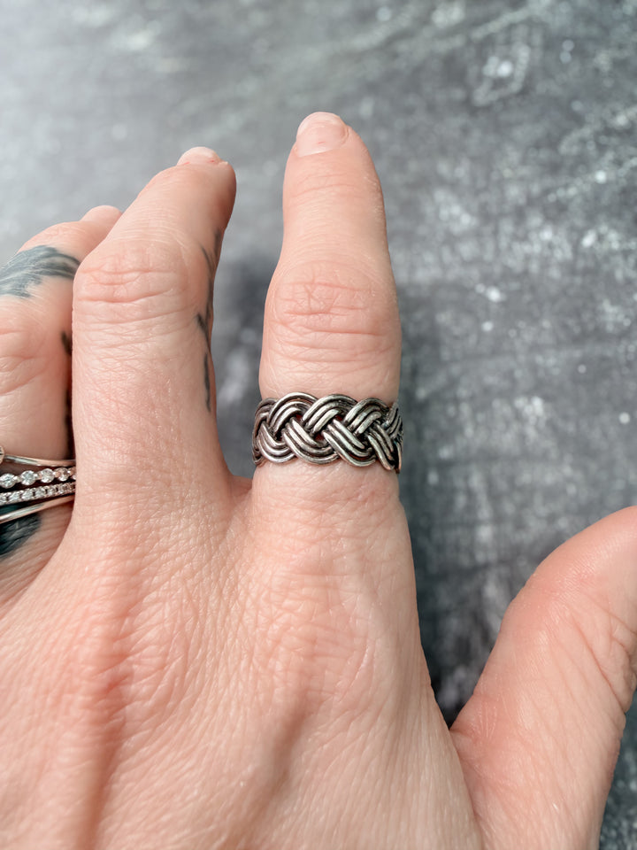 Vintage American Estate Sterling Silver Braided Woven Band Ring – Size 7