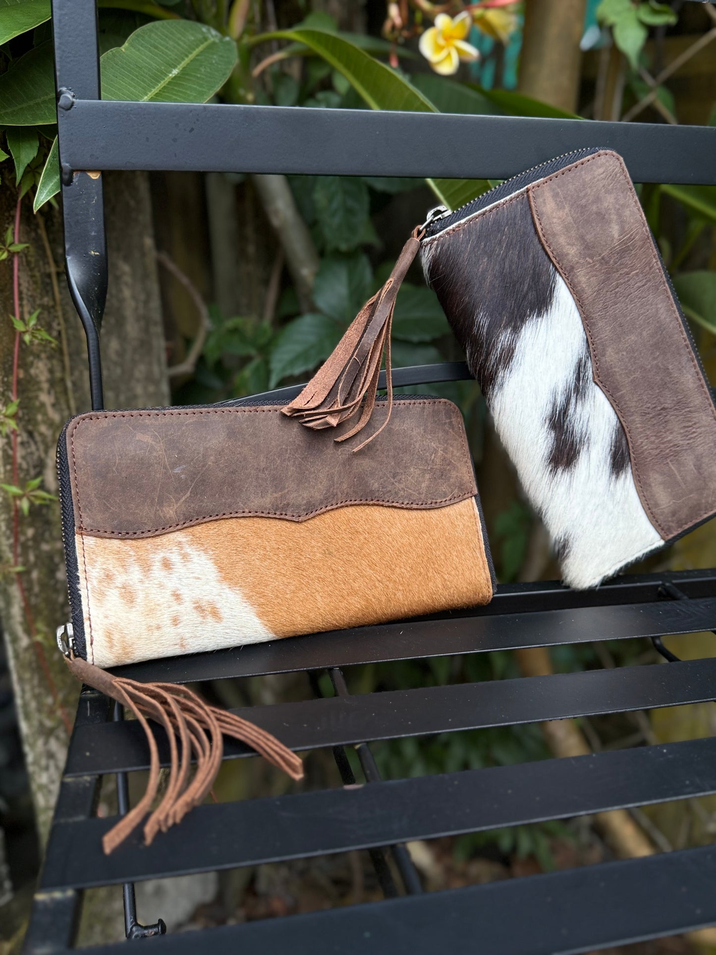 The Classic : Cowhide and Distressed Brown Leather Wallet