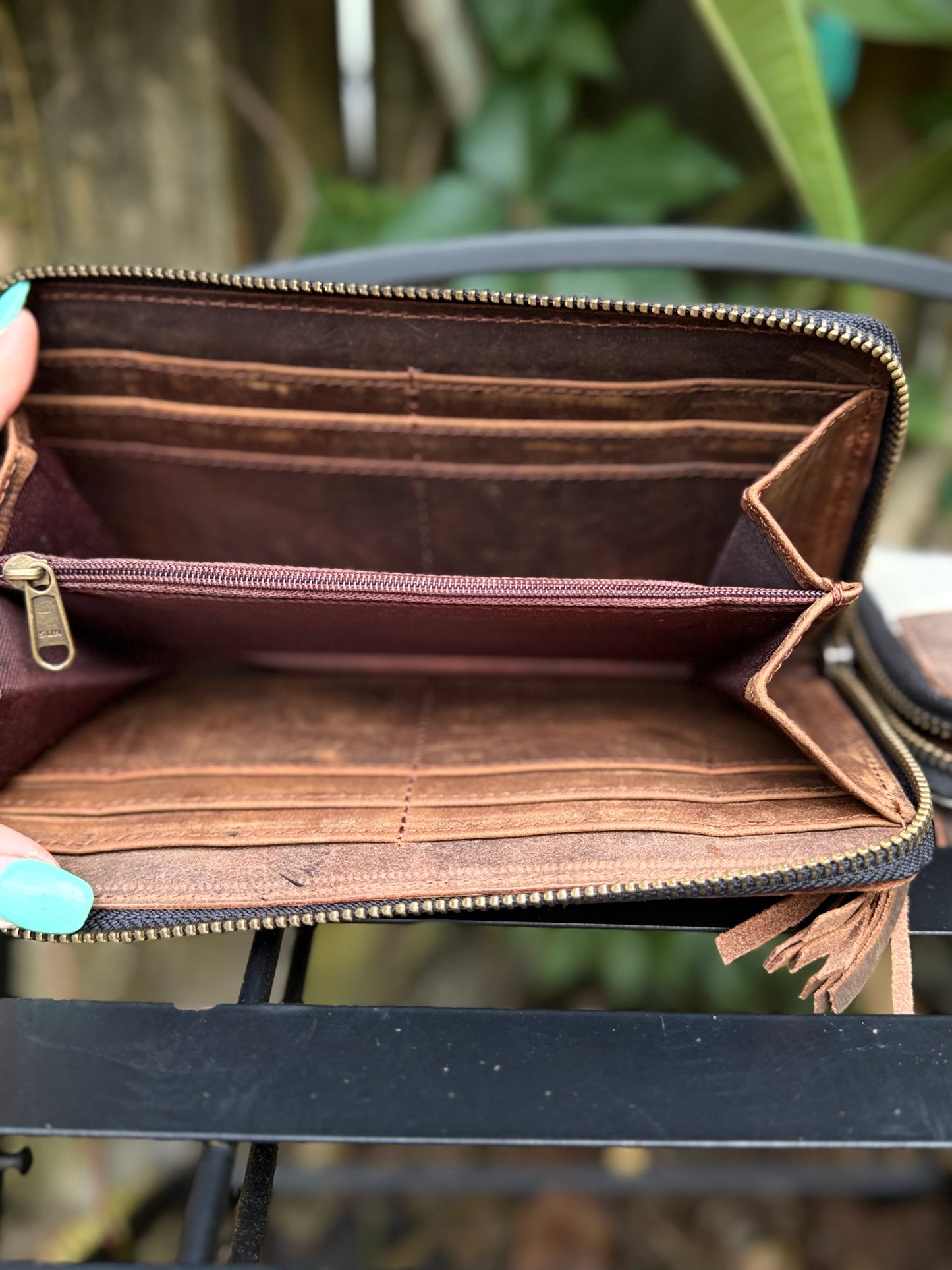 The Classic : Cowhide and Distressed Brown Leather Wallet