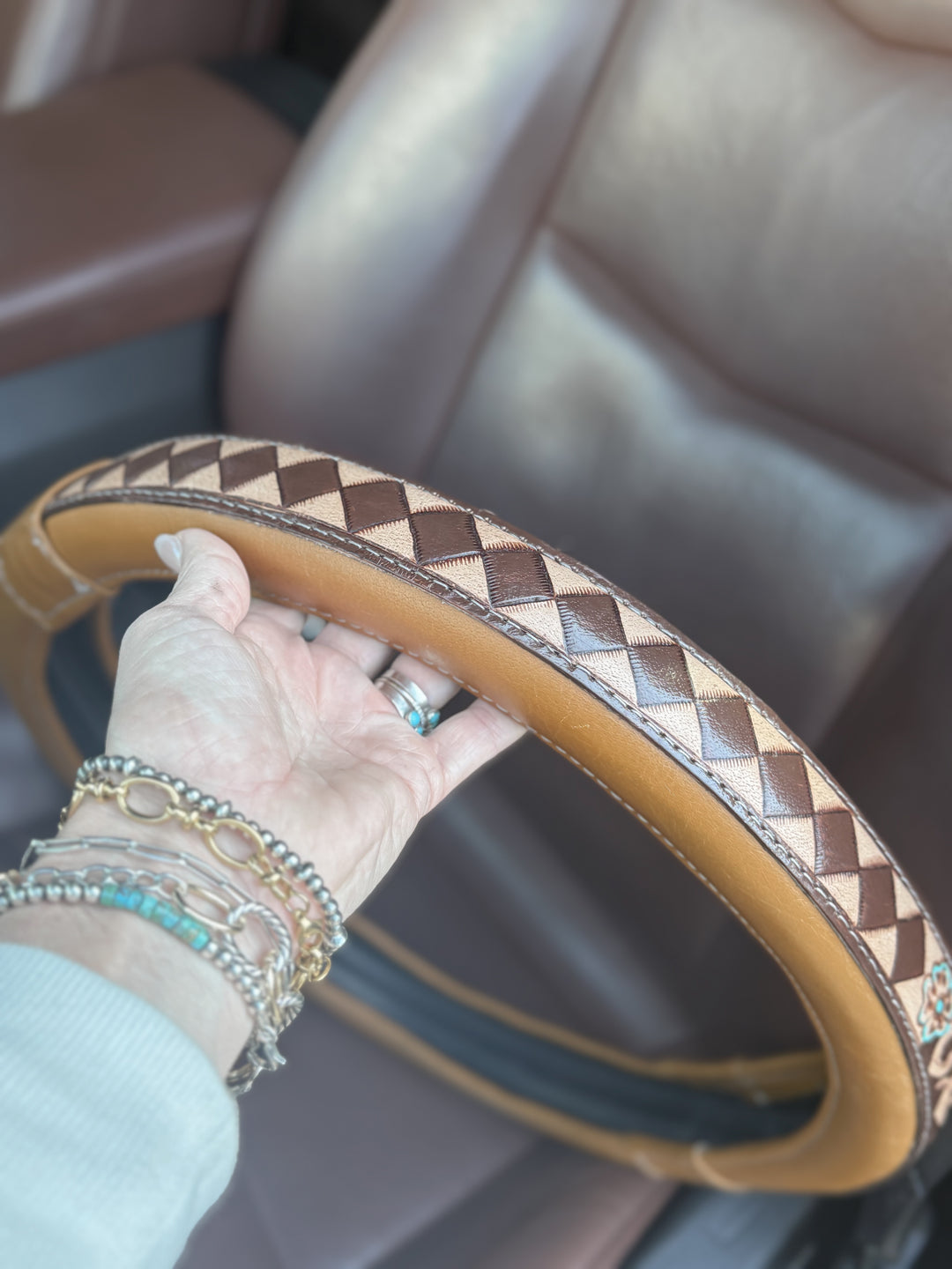 Western Tooled Leather Truck Steering Wheel Cover – 16″ Full-Grain (Tan or Black, Diamond Check)