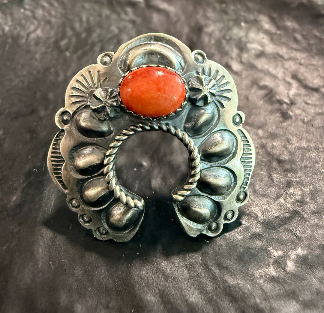 Navajo sterling silver naja ring with spiny oyster stone by Gabriella Yazzie
