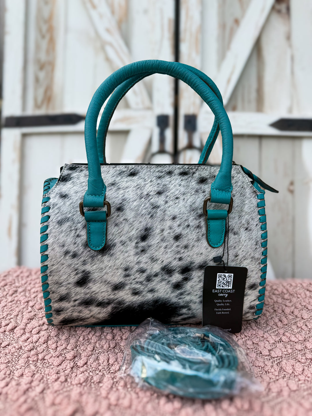 The Hide & Go Carryall – Turquoise