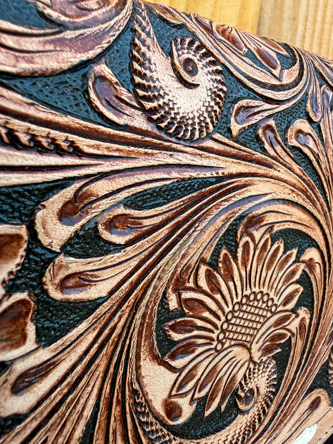 The Lee Tooled Boot Stitch Crossbody |
Genuine Leather & Hair-On Cowhide Western Purse