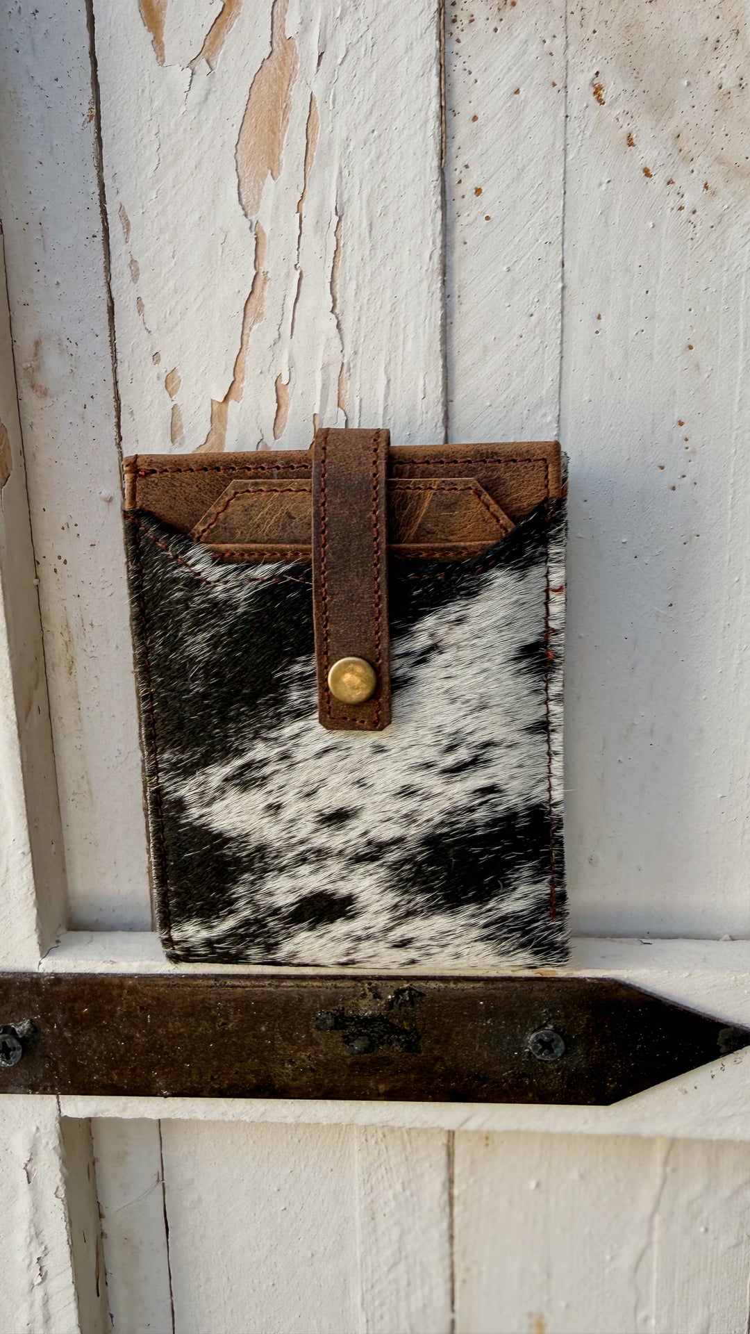 Frontier Hide Cowhide Bifold Wallet – Handmade Western Leather Wallet for Men & Women