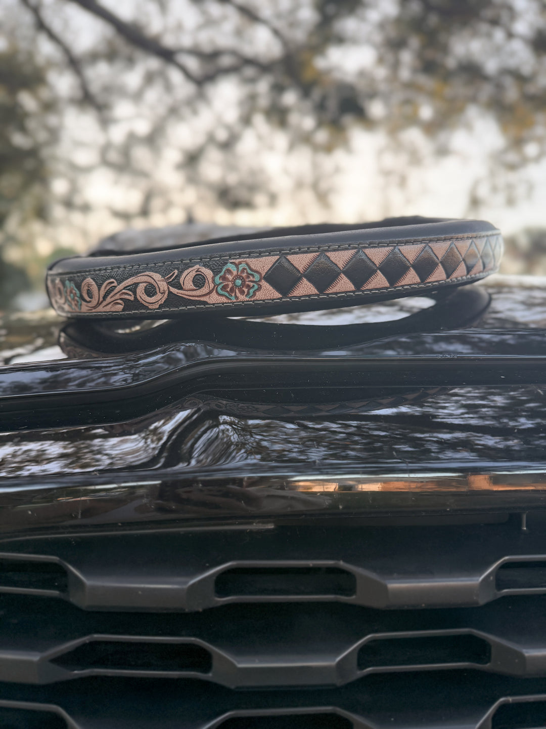 Western Tooled Leather Truck Steering Wheel Cover – 16″ Full-Grain (Tan or Black, Diamond Check)