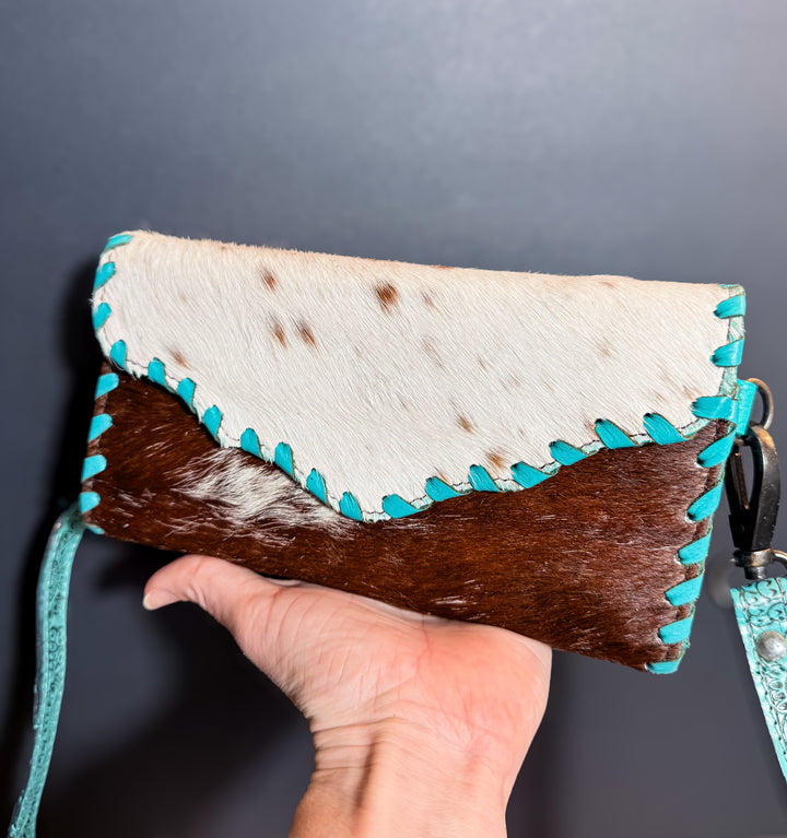 The Quick Draw | Cowhide Crossbody Wallet