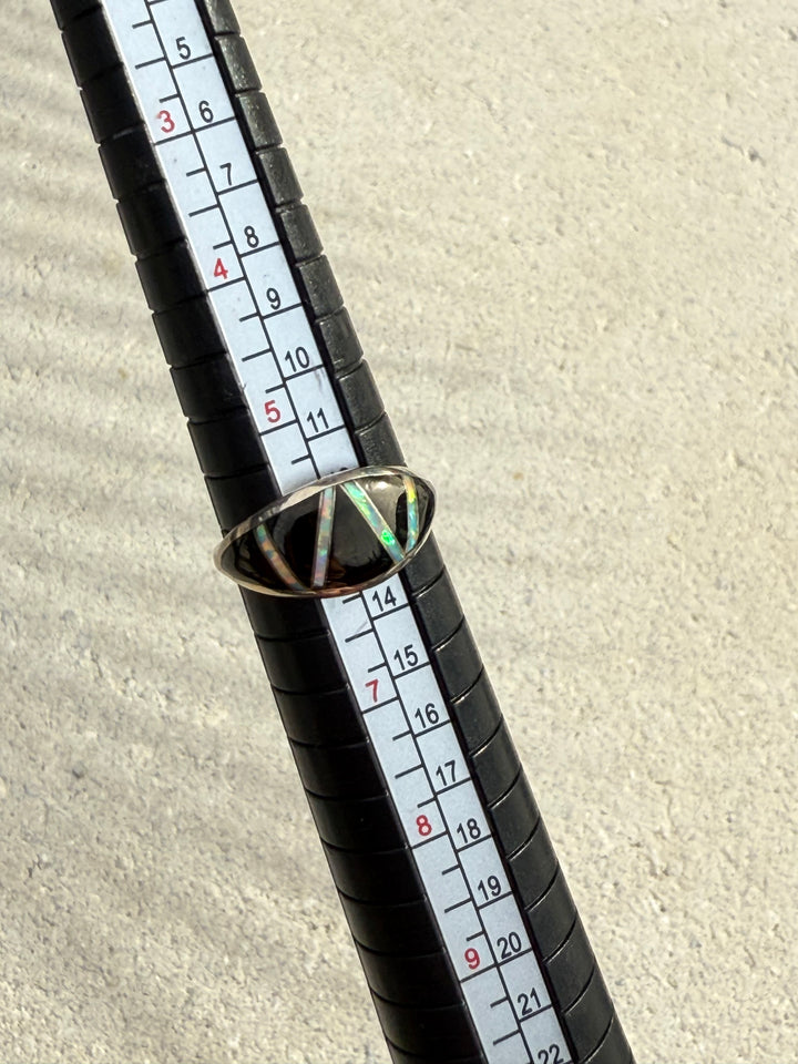 Sterling silver Southwestern style onyx and opal inlay ring size 6 artist signed MY Shown on ring sizer 