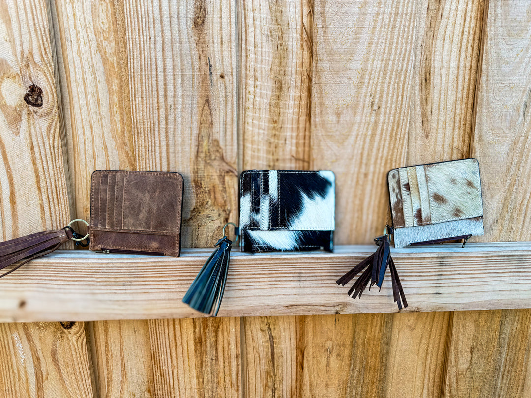 The Hitchhiker | Western Leather Card Holder Keychain